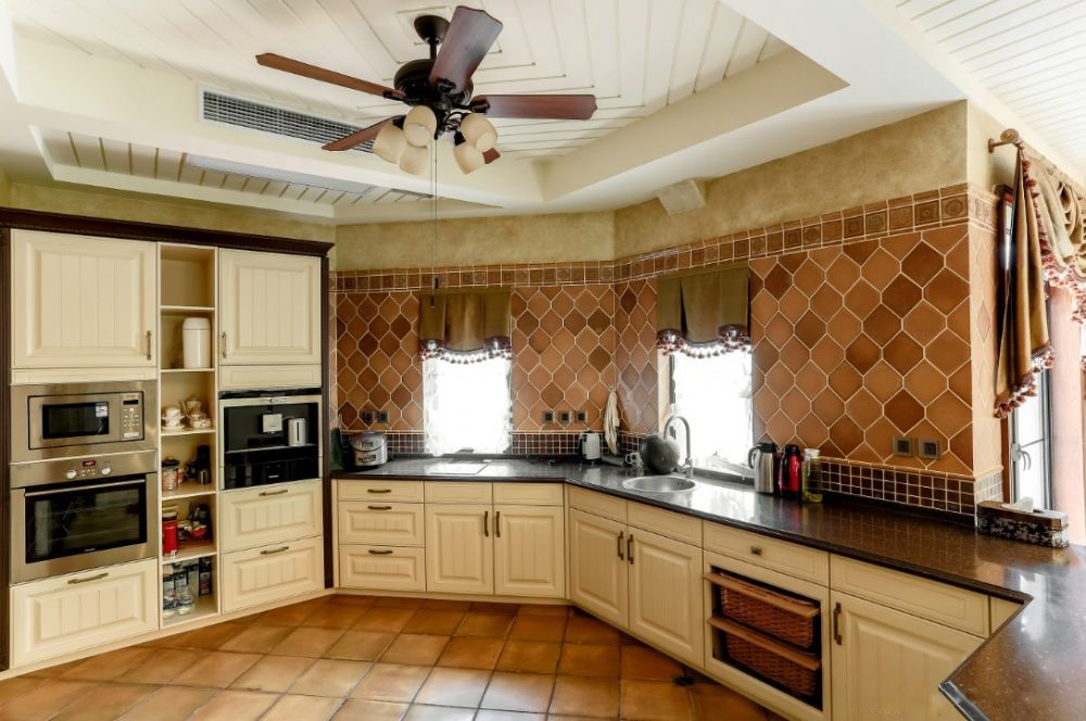 現(xiàn)代美式鄉(xiāng)村家居風格裝修